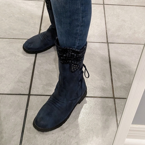 Boots - Picture 7 of 7